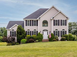 25 Collins Way, Pelham, NH 03076