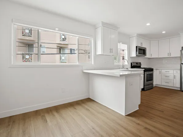 858-860 3rd Street