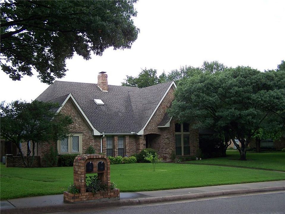 1st image of 903 Redman Ln