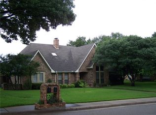 903 Redman Ln, Duncanville, TX 75137