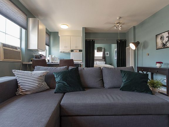 4th image of 3202 W Sunset Blvd #210