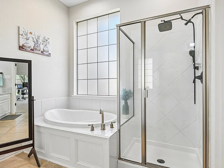 837 Moss Cliff Cir — Photo 16