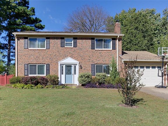 2nd image of 1809 Randall Ct