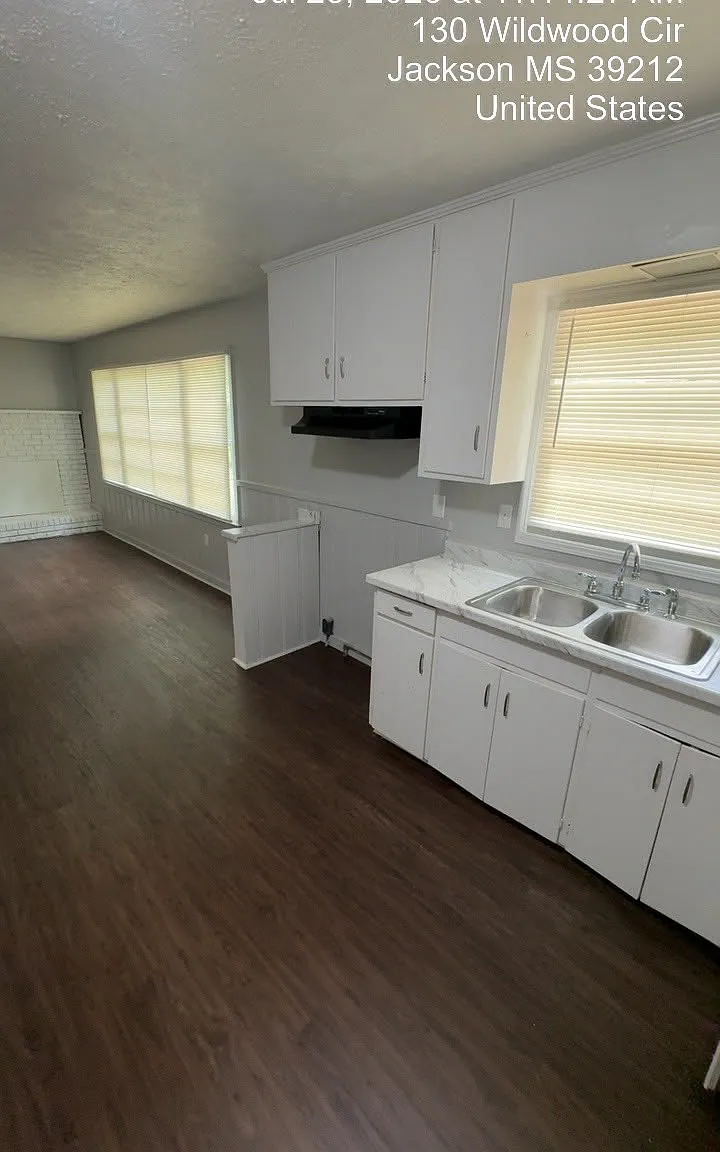 4 bed, 1.5 bath, 1411 sqft, $1,300 — Photo 2