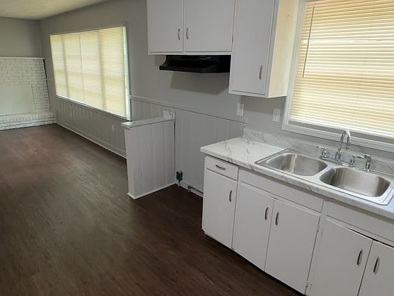 2nd image of 141 Wildwood Cir