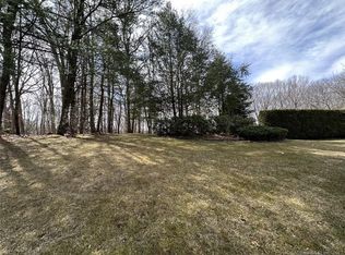 15 Lazy Brook Rd, Shelton, CT 06484