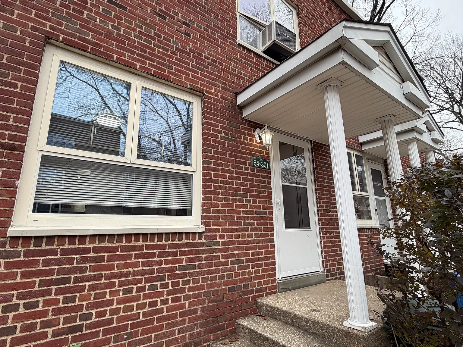 186th Ln, Fresh Meadows — Photo 1