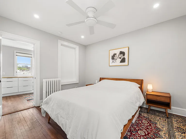 641 Girard St NE — Photo 17