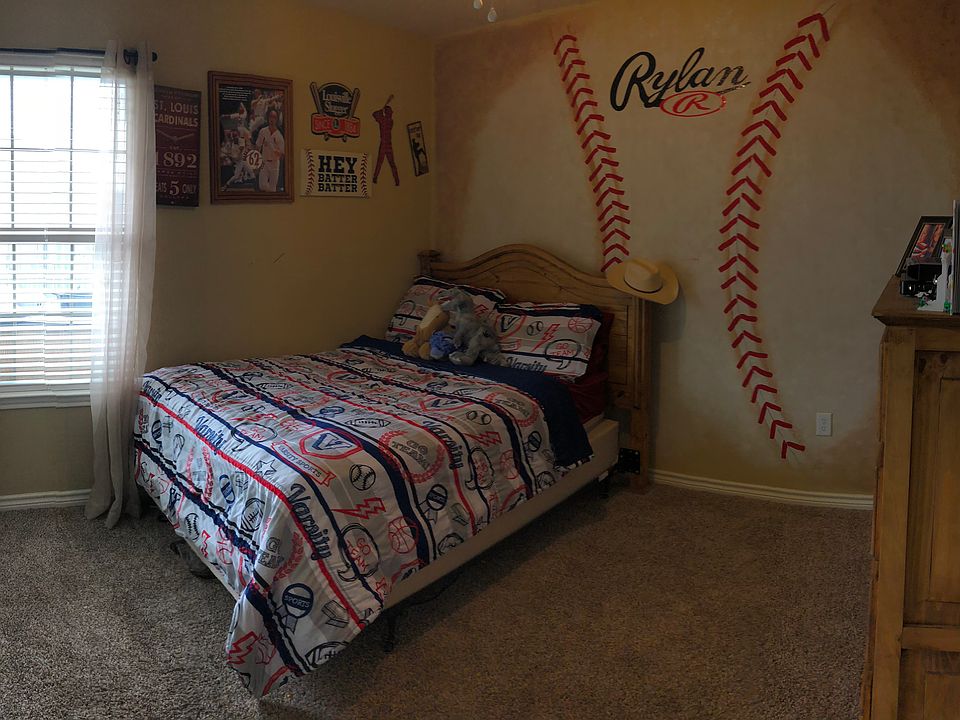Guest bedroom