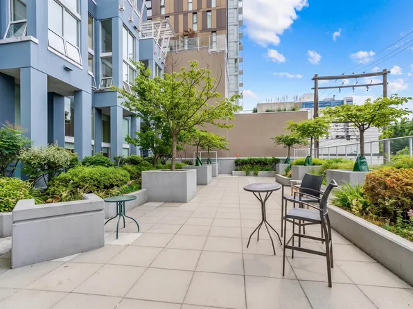 933 Seymour St #1006, Vancouver, BC V6B 6L6
