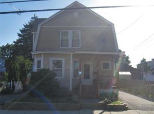 32 Elm St, Methuen, MA 01844