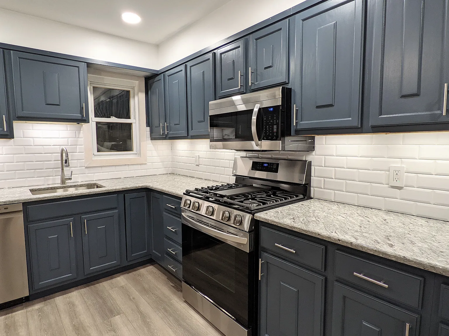 3 bed, $2,580 — Photo 3