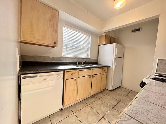 4th image of 1000 Lake Of The Woods Blvd APT H101