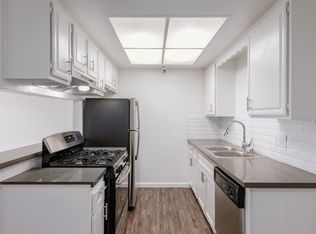 11702 Menlo Ave, Hawthorne, CA 90250
