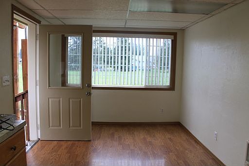 5th image of 126 Lincoln Ave