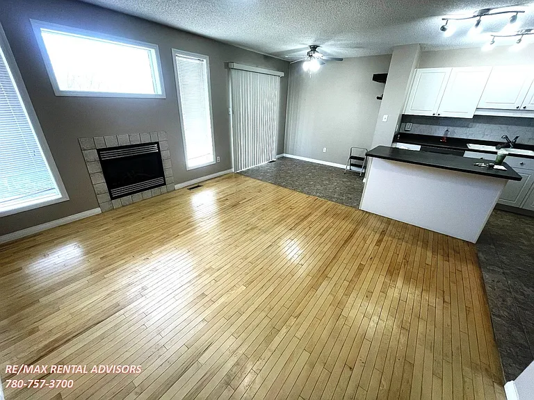 2004 Grantham Ct NW #9 — Photo 8