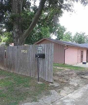 3rd image of 3920 Bristol Dr