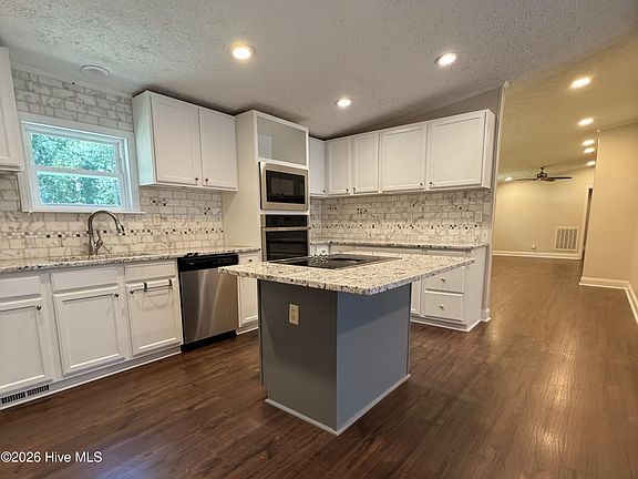 4th image of 206 Tierra Lane