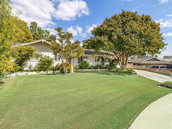 4th image of 5261 Montecito Dr