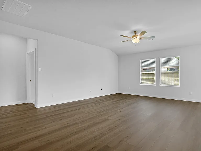 2634 Chivalry Ln — Photo 13