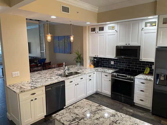 4th image of 12 Harbour Isle Drive W #Ph5