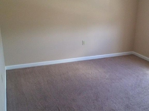 5th image of 110 Woods Trl APT 1