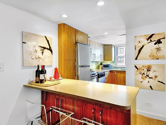 2nd image of 310 E 49th St APT 10G