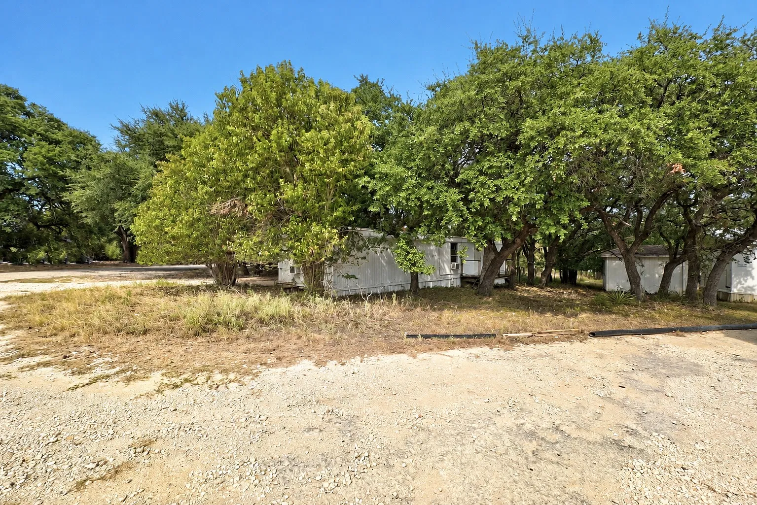 2 bed, 702 sqft, $1,066 — Photo 2