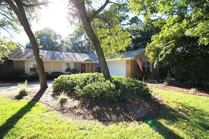 1st image of 1635 Oakmont Cir