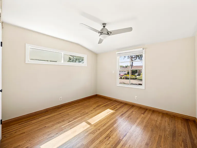 1237 W Oak Ave — Photo 17