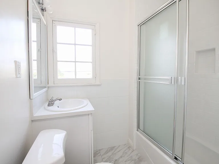 367 N Orange Grove Ave — Photo 10
