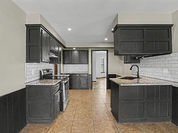 2nd image of 11212 N Ann Arbor Ave