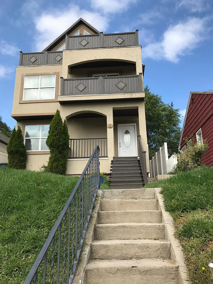 Building Photo - 675 E 8th Ave