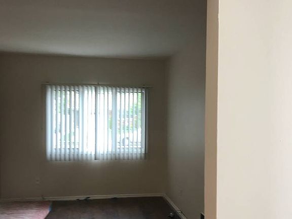 3rd image of 147 Woodbine Ave