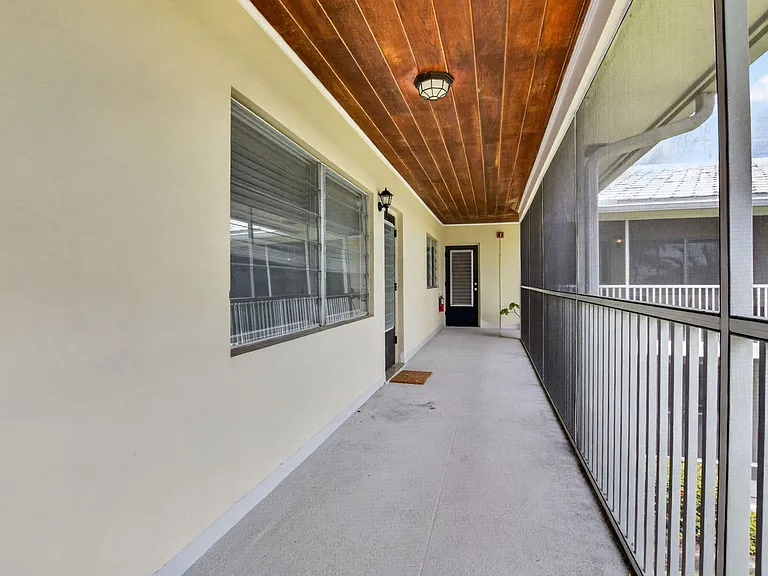 426 NE 7th Ave #2B — Photo 4