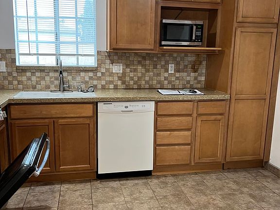 4th image of 11115 Brink Ave