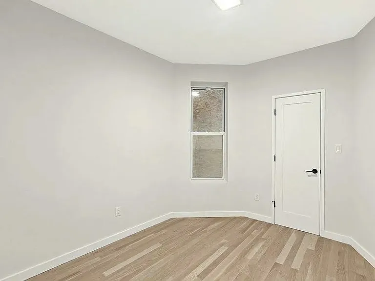 1557 Lexington Ave #2S — Photo 4