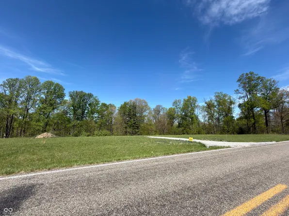 4.37 S State Road 45, Bloomfield, IN 47424