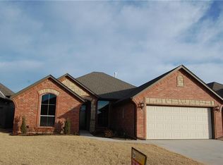 2509 SE 39th St, Moore, OK 73160