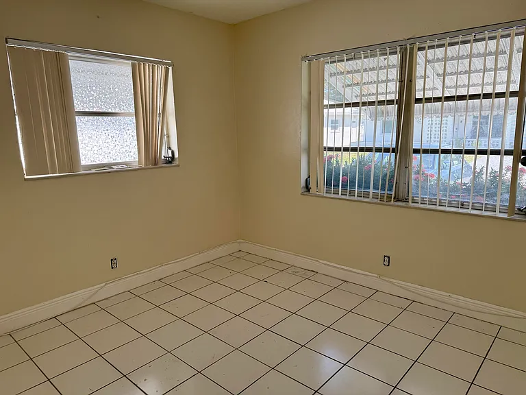 7105 NW 70th Ct — Photo 16