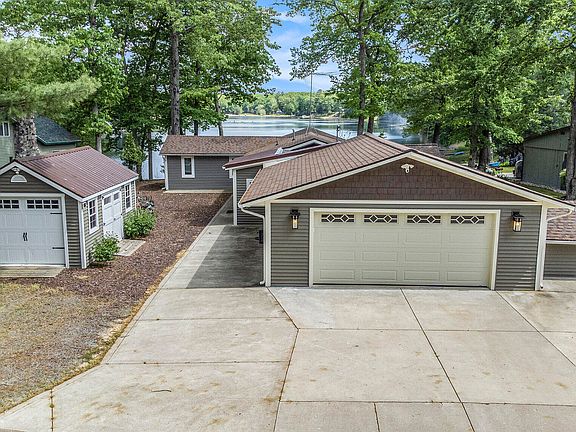 3rd image of 7733 W Basford Lake Dr