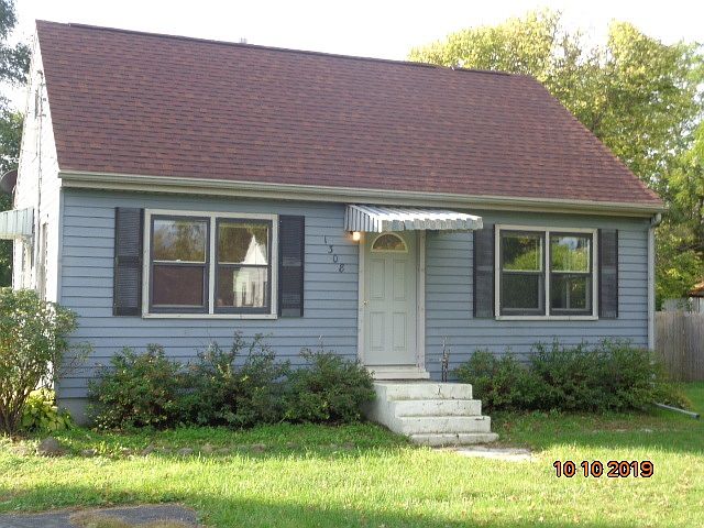 1st image of 1308 Banks St