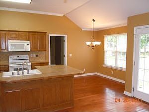 3rd image of 1004 E Norristown Cir