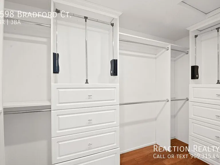 6598 Bradford Ct — Photo 9