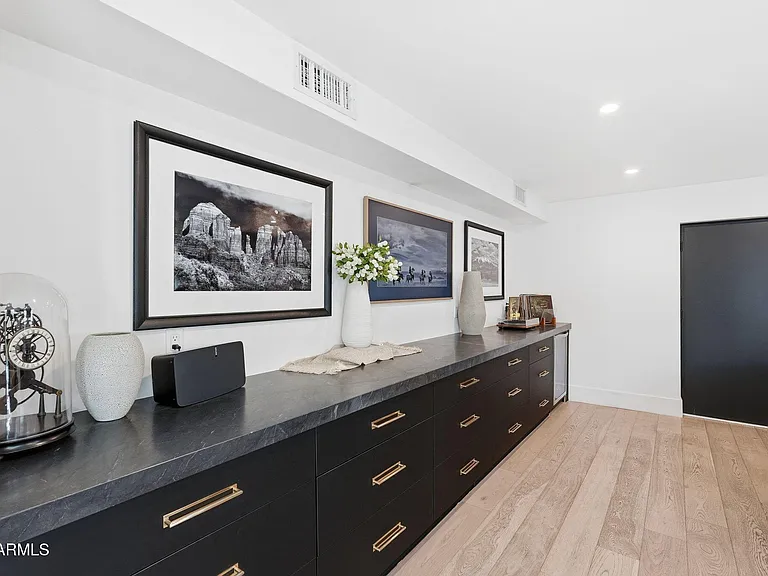 1921 E Medlock Dr — Photo 14