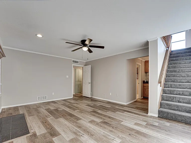 Bonus room or 4th bedroom