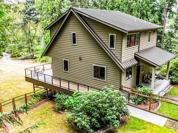 8039 Cultus Bay Road, Clinton, WA 98236