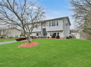 4 Sedge Rd, Valley Cottage, NY 10989