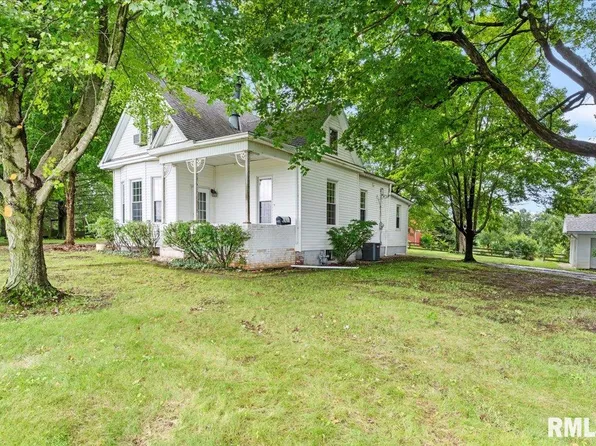 882 W Barber Rd, Cantrall, IL 62625