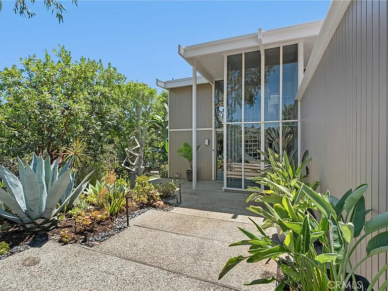 1494 Bluebird Canyon Dr — Photo 1